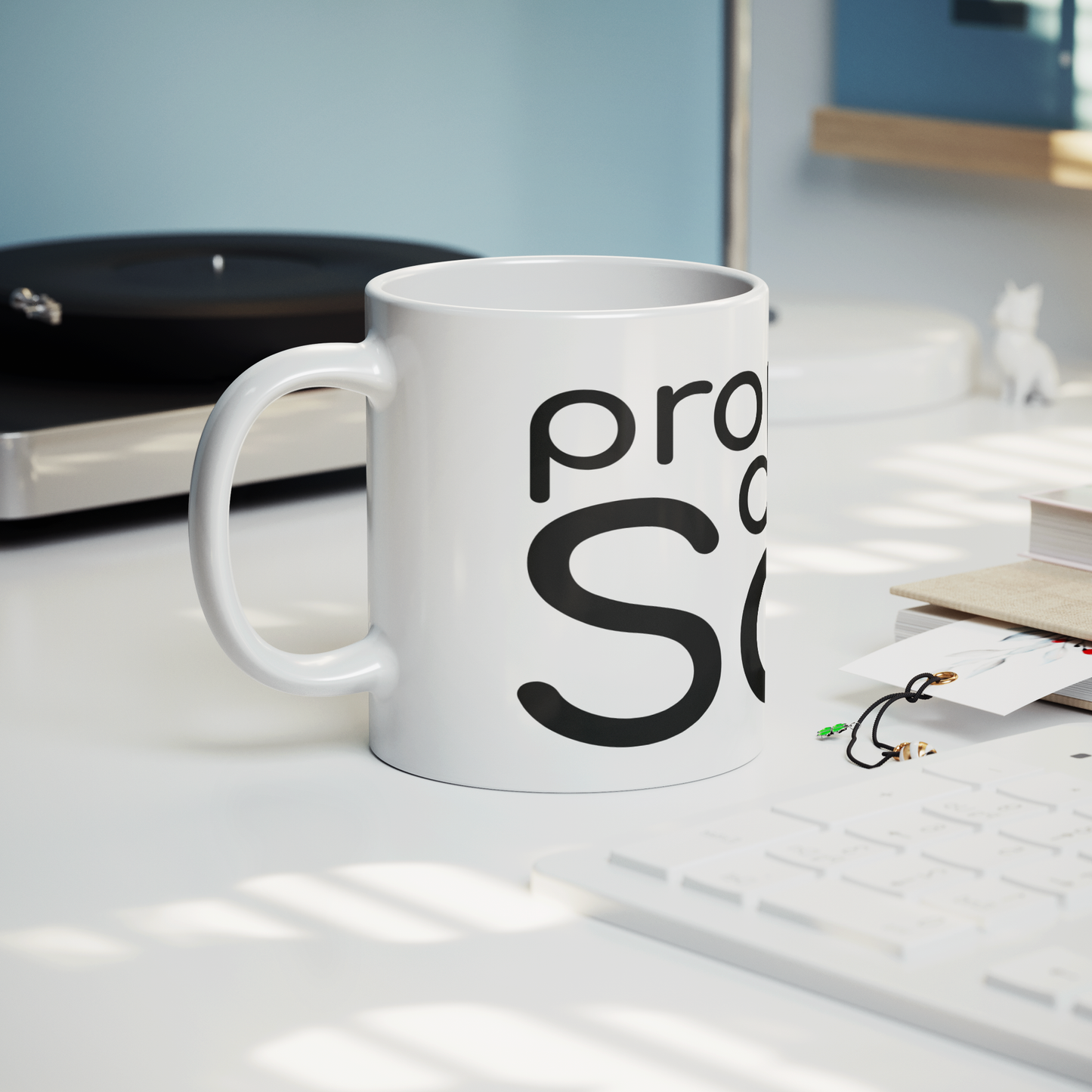 Taza_-_Promotores_de_Salud_Lifestyle_Record_Player_Mockup.png