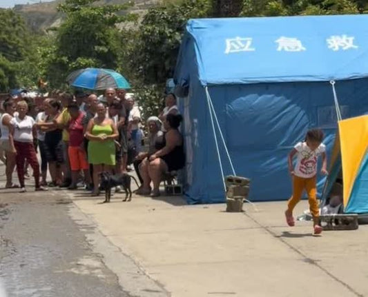 Entrega Kit de Higiene personal en Mare Abajo, La Guaira. CORE - Wayuu Taya.