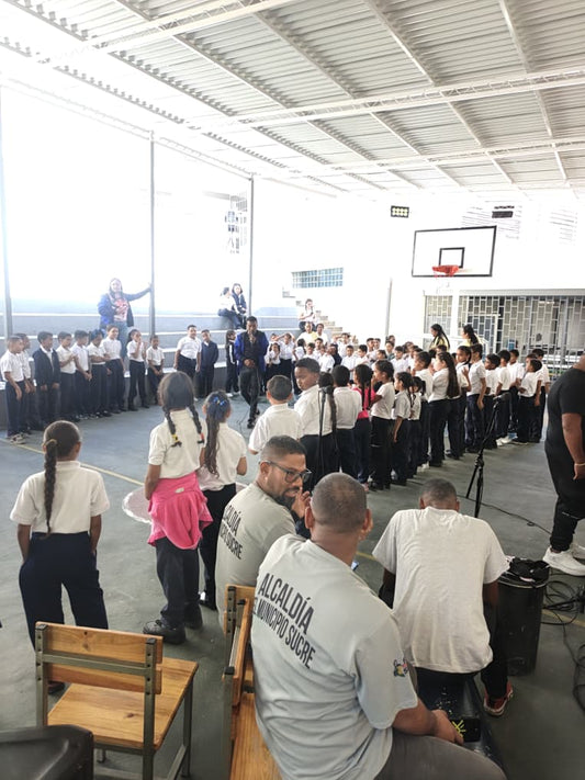 ¡Alianza y Alegría en el Regreso a Clases! Más de 120 Niños Disfrutaron de Jornada Cultural, en la U.E.N. Julio Calcaño