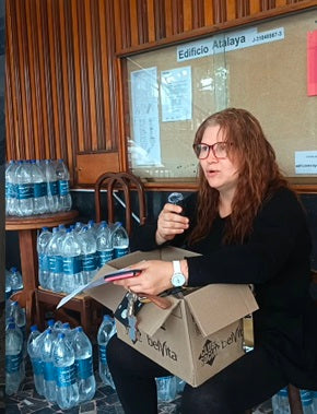 Entrega de Ayuda Humanitaria Edf Atalaya, Avd. Andres Bello, Caracas