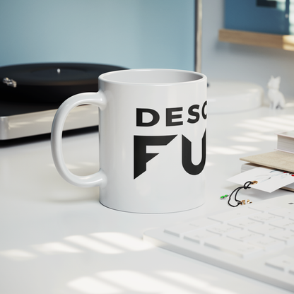 Taza_-_Descargando_Futuro_Lifestyle_Record_Player_Mockup.png